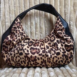 LOW START INC $89 retail. International Concepts Leopard Print Hobo Bag New! 🤩